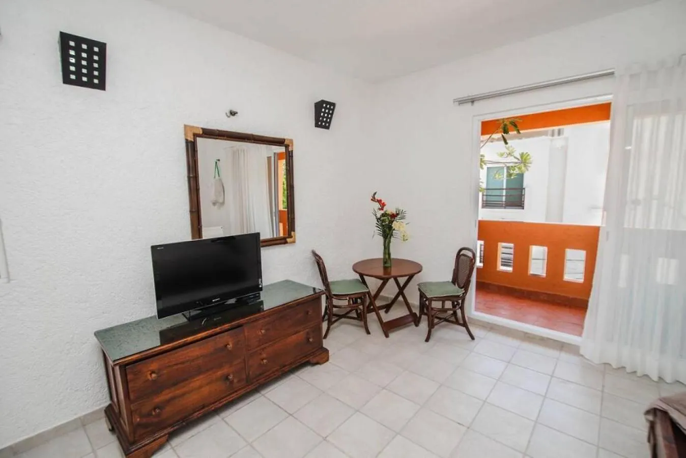 1Br Apt With Balcony And Terrace, 1 Block From 5Th Av Playa del Carmen 0*,  Mexico