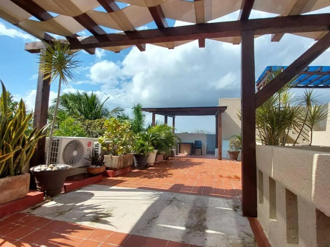 1Br Apt With Balcony And Terrace, 1 Block From 5Th Av Playa del Carmen Apartment
